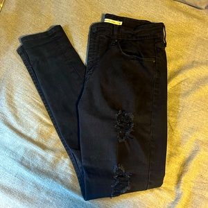 Ripped Levi’s Skinny Jeans